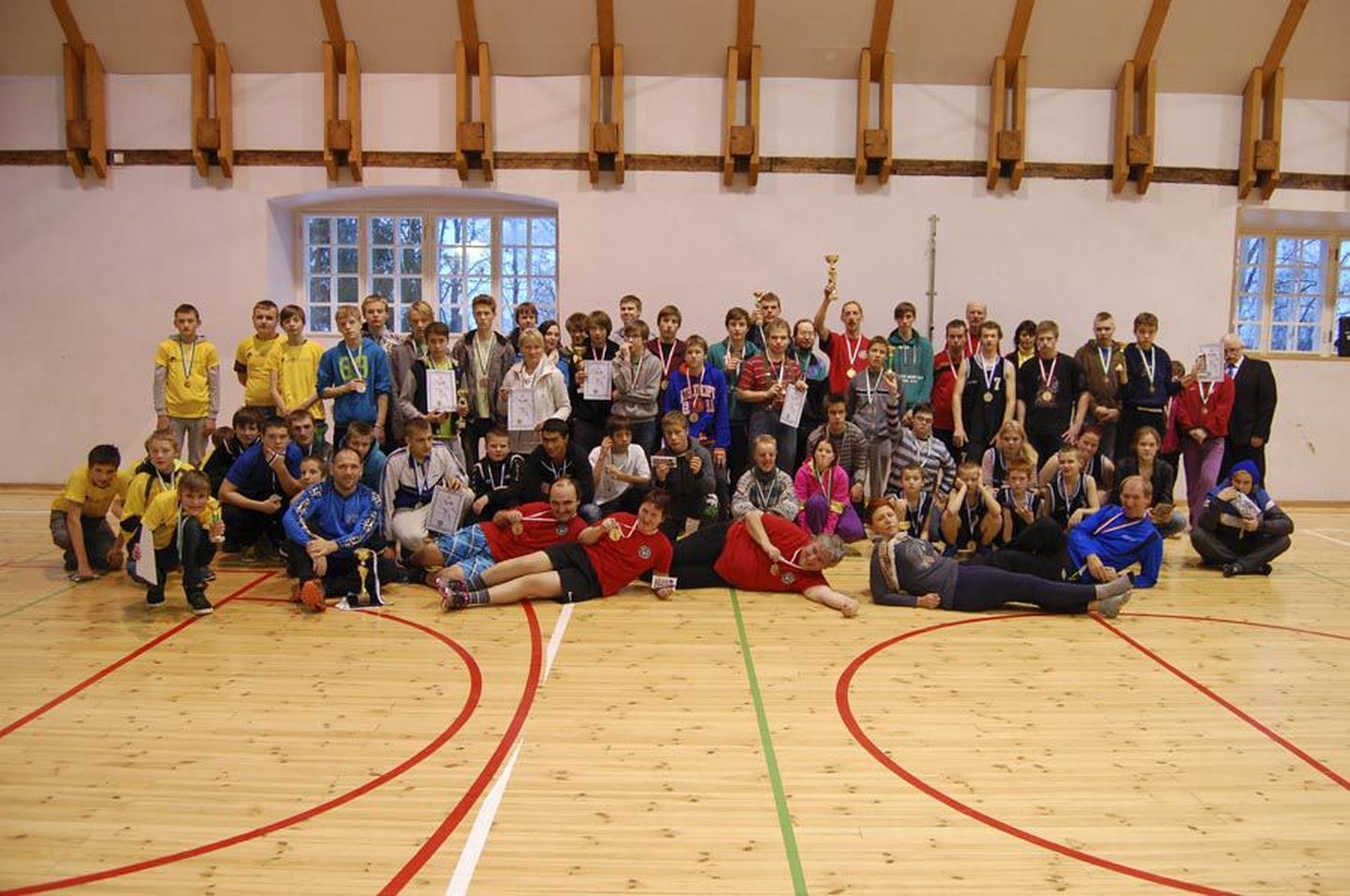 Kolmapäeval võõrustas Lahmuse kooli pere sõpru ja konkurente Eesti Eriolümpia korvpalliturniiril.