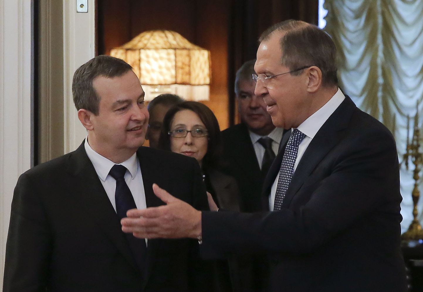 Vene välisminister Sergei Lavrov (paremal) kohtumisel oma Serbia ametivenna Ivica Daciciga Moskvas.