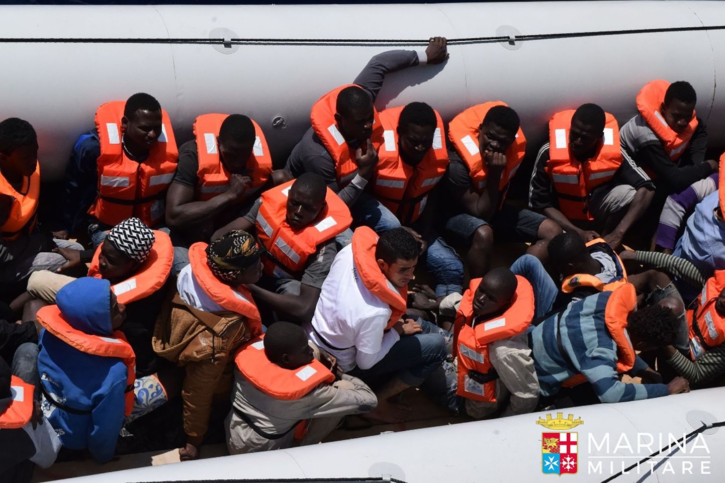 Itaalia mereväe poolt päästetud põgenikud Liibüa ranniku lähedal