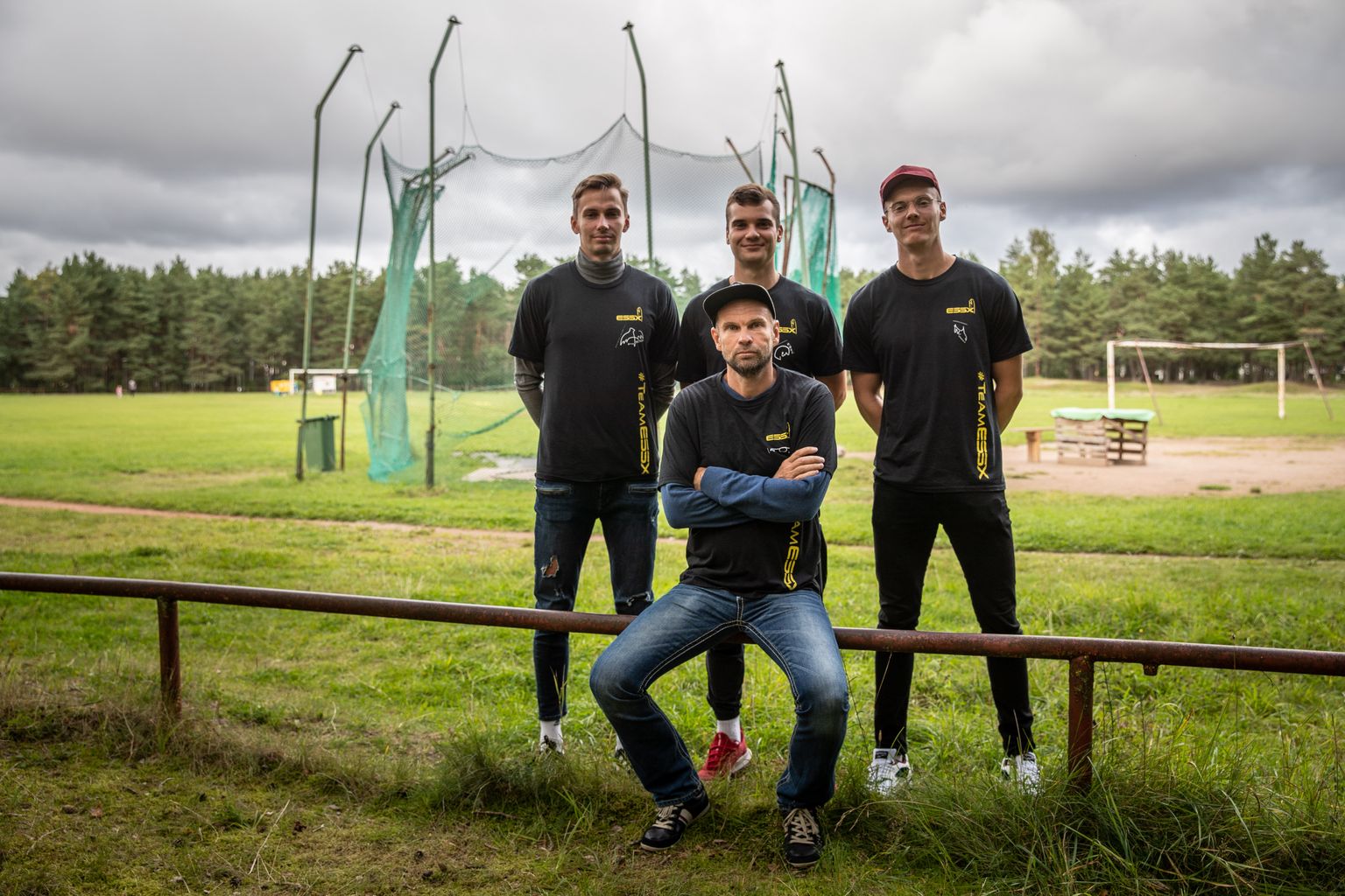 Treener Art Arvisto koos kümnevõistlejatega: Taavi Tšernjavski, Risto Lillemets, Kristjan Rosenberg.