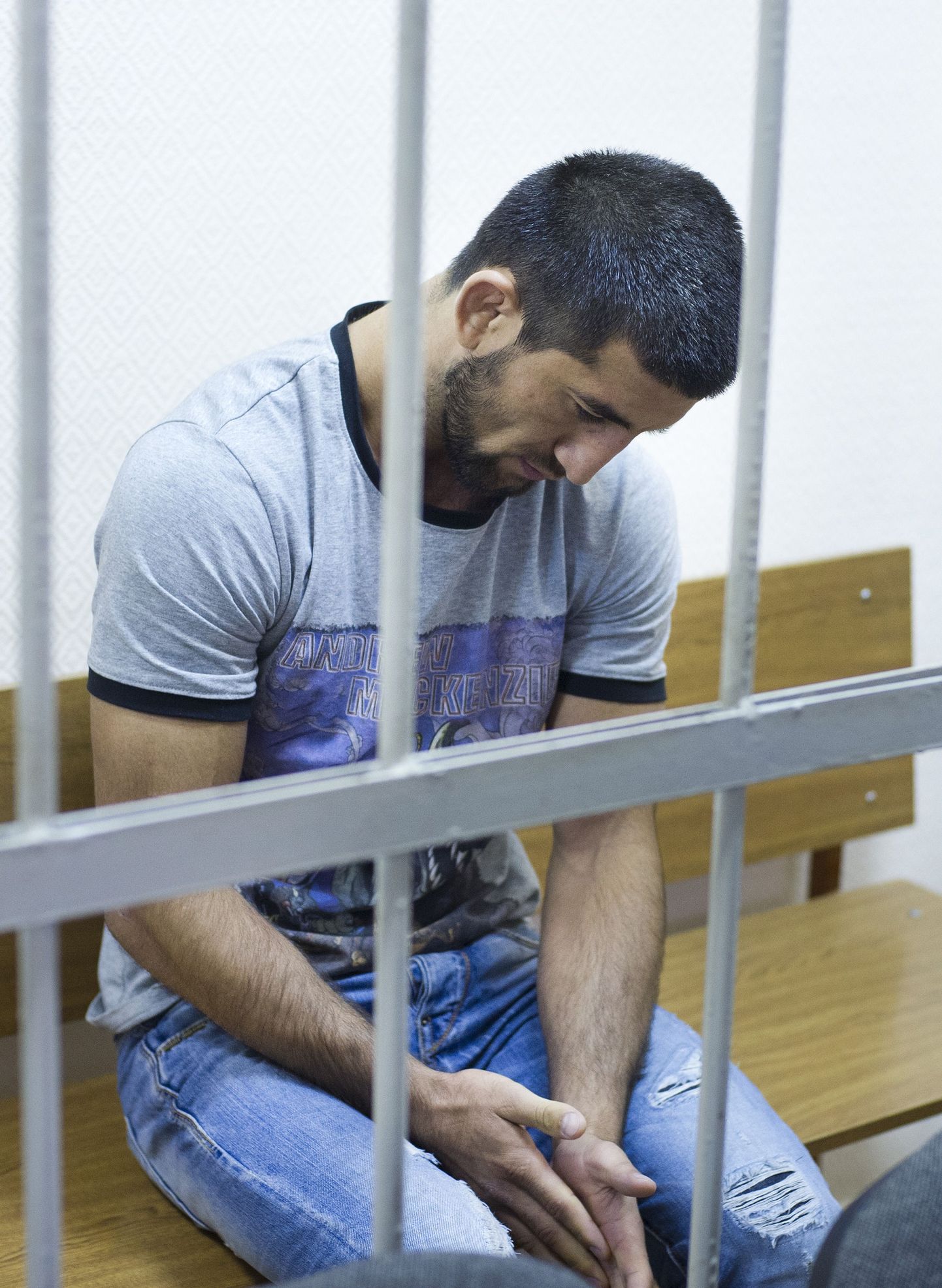 Расул Мирзаев во время судебного разбирательства.