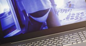 Seks enne suudlemist: kuidas 15-aastased tüdrukud pornosõltlastest poistega hakkama saavad