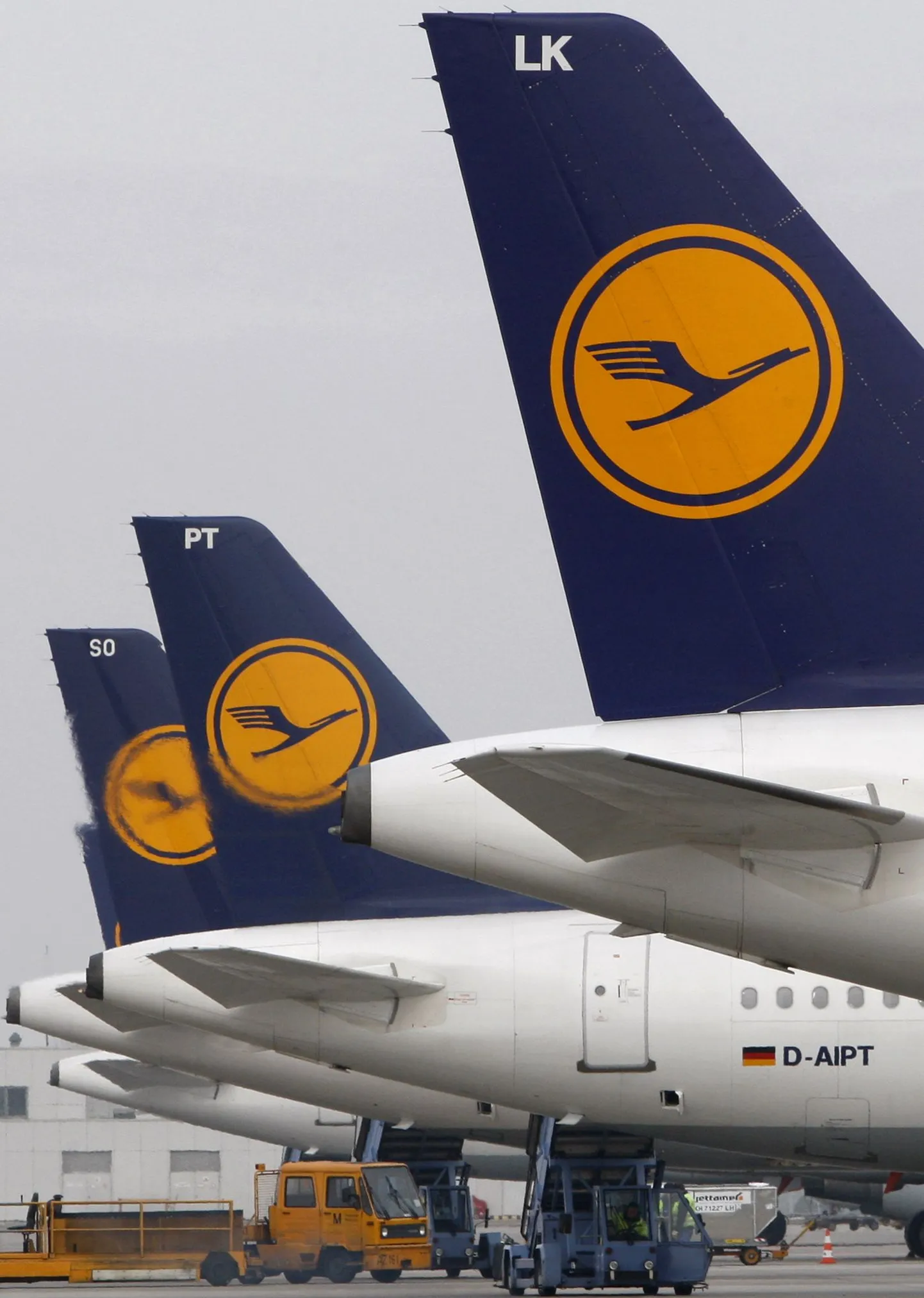 Самолеты Lufthansa в аэропорту Мюнхена.