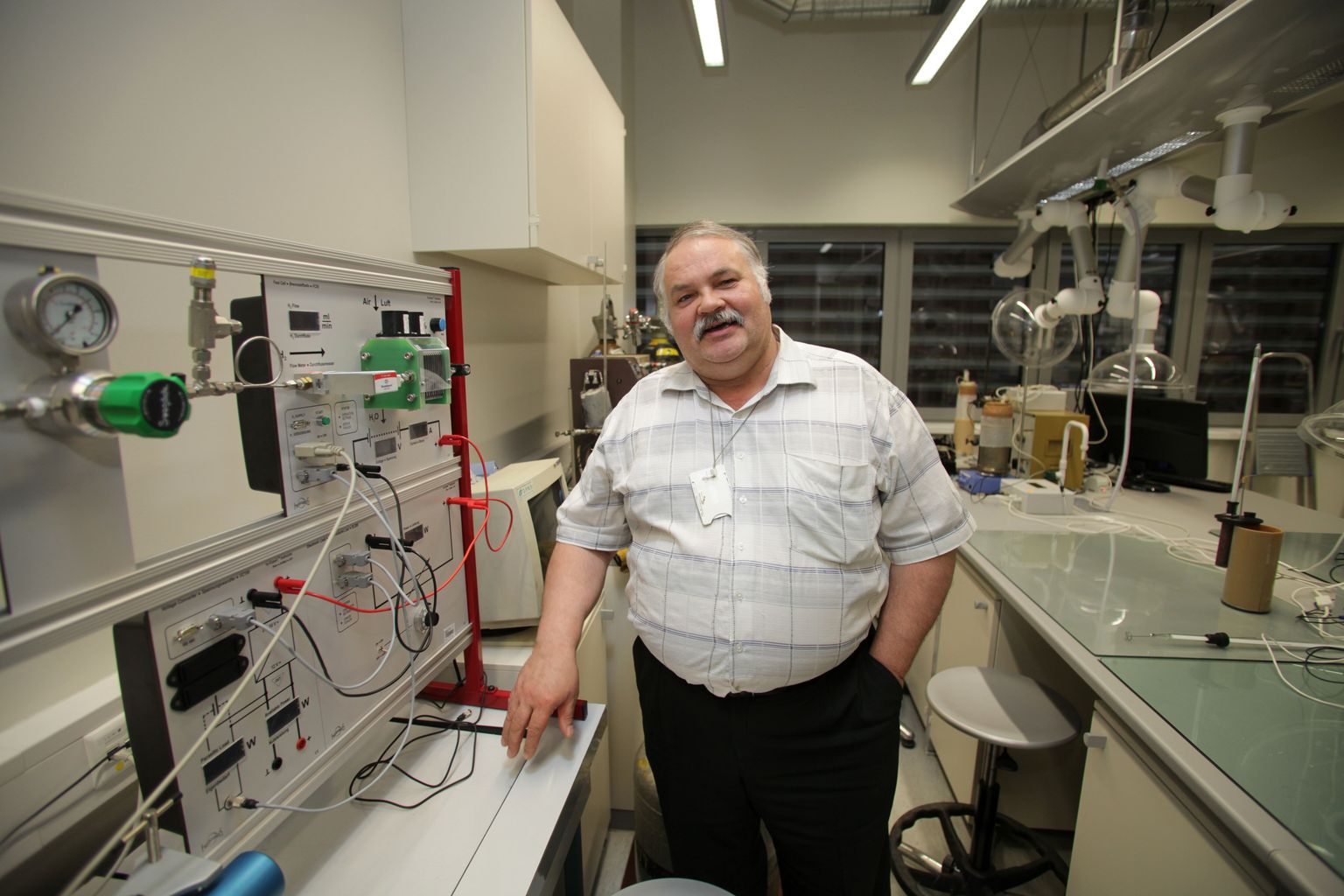 Professor Enn Lust