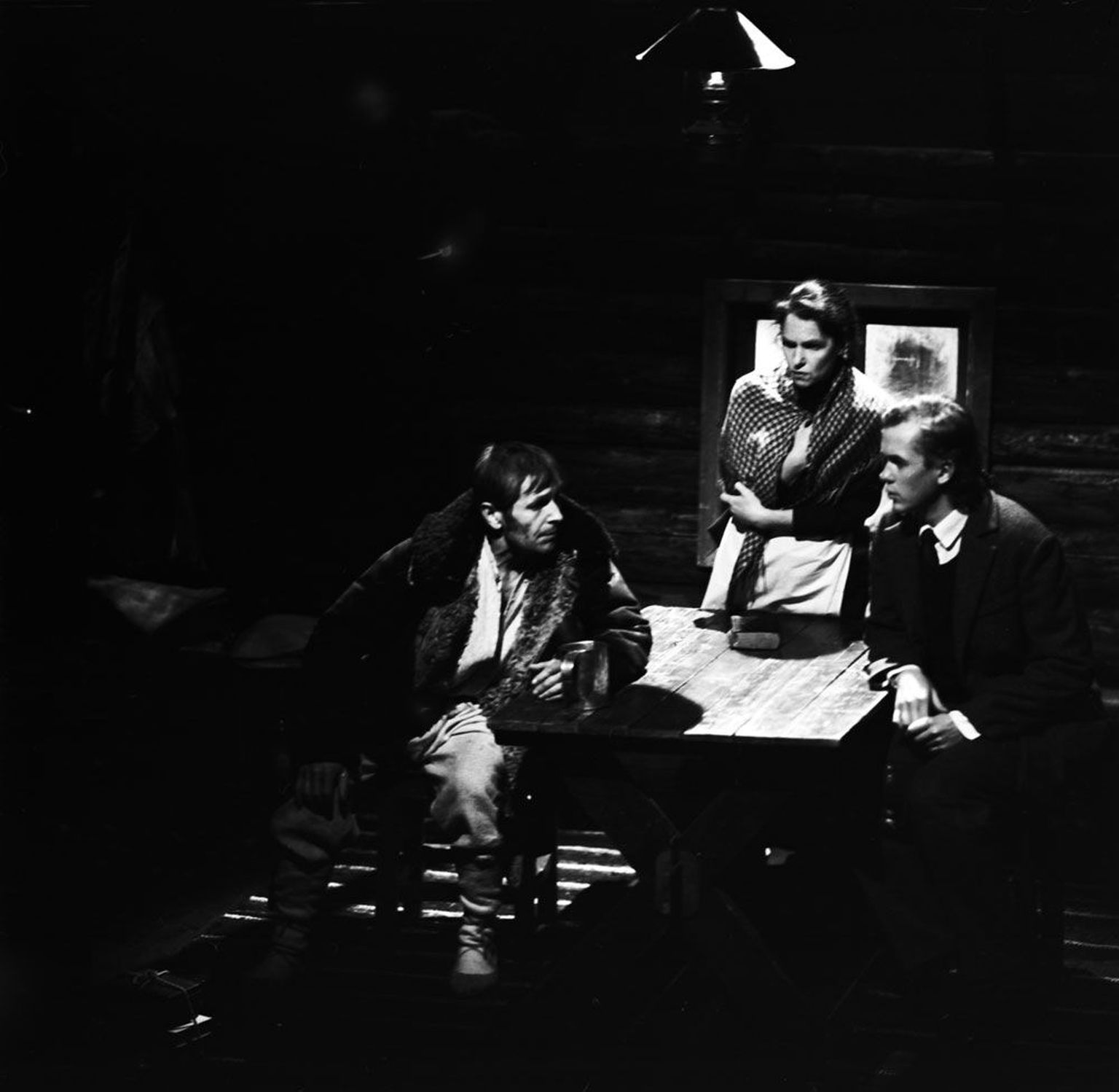 Tammsaare «Tõe ja õiguse III» ainetel Mati Undi «Taevakingitus», 1991. Rudolf Allabert, Tiina Kukli ja Jaan Tätte.