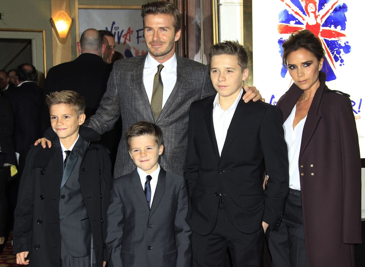 Victoria Beckham koos perekonnaga. Pildilt puudub kaheaastane Harper.