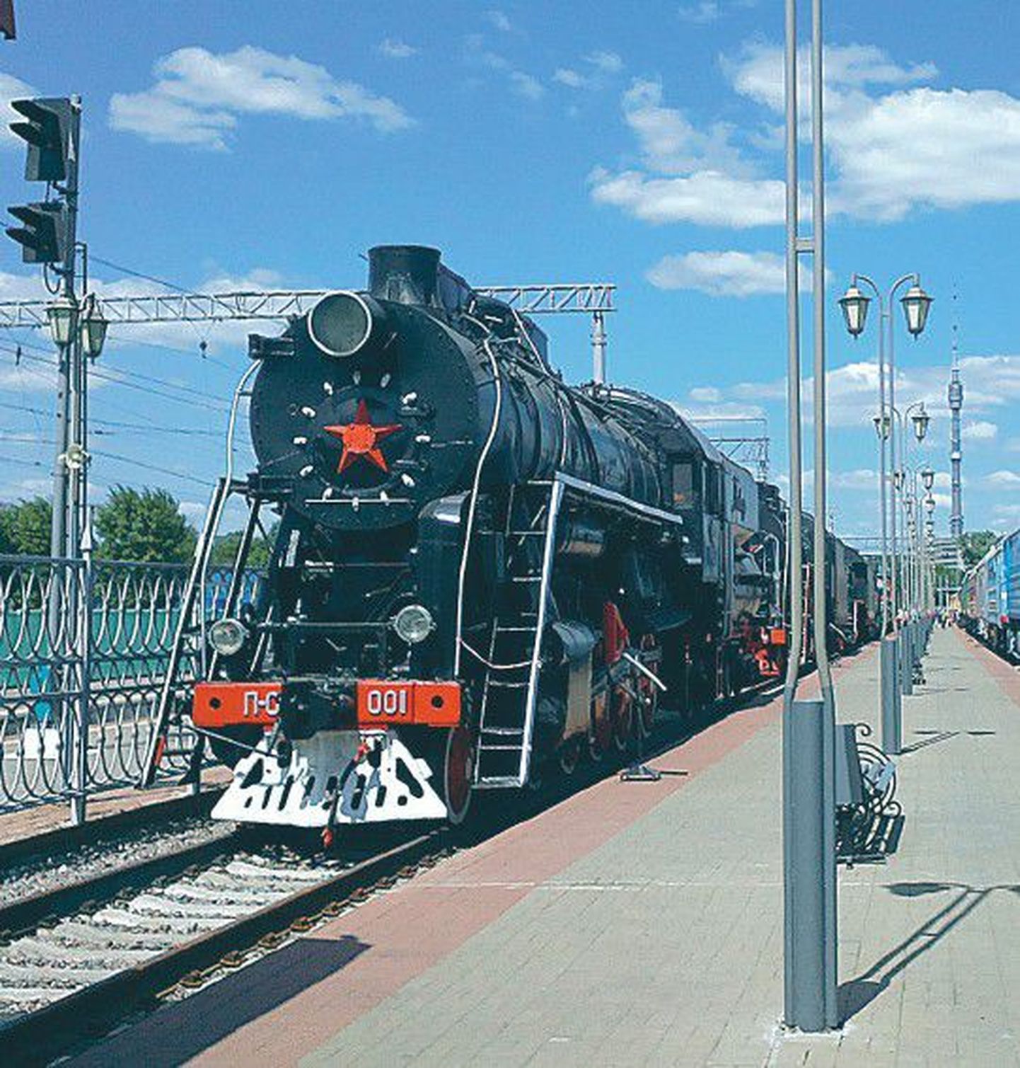 В Музее истории железнодорожной техники Московской железной дороги экспонируется десятки по­ездов, локомотивов и вагонов: это не только ж/д история, это еще и очень красиво.