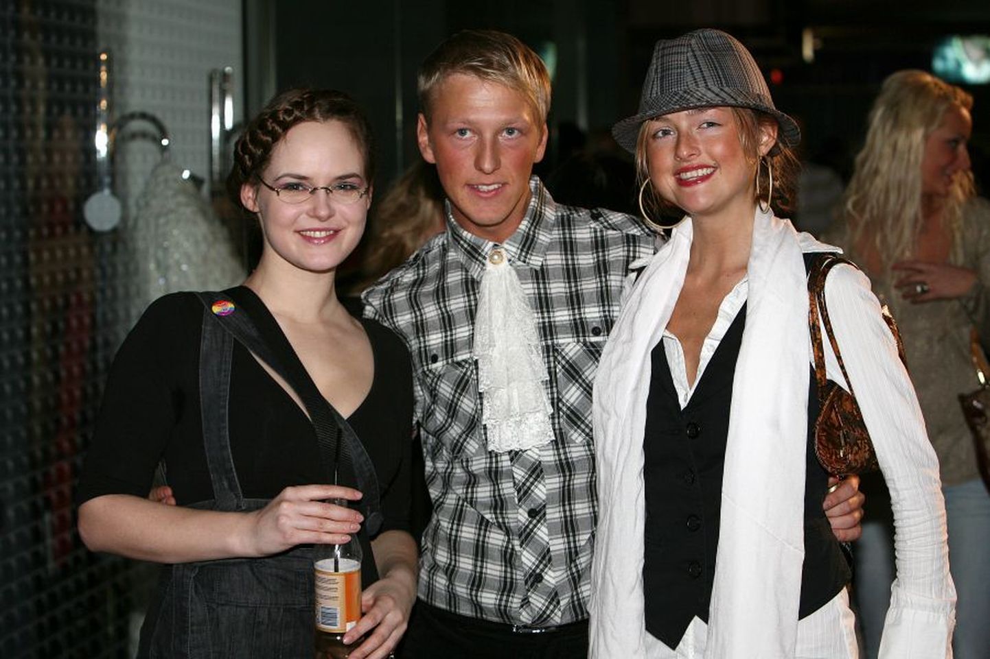 Living Models Agency juht Evelyn Mikomägi, stilist Zenja Fokin ja nende kaunis sõbranna.