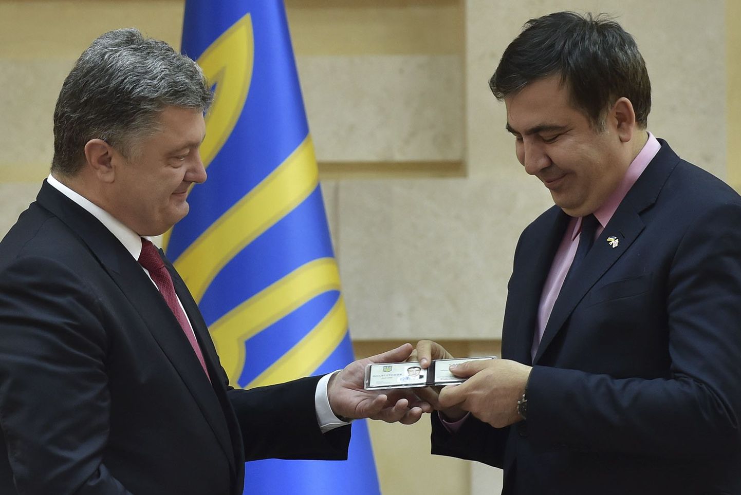Петр Порошенко и Михаил Саакашвили.