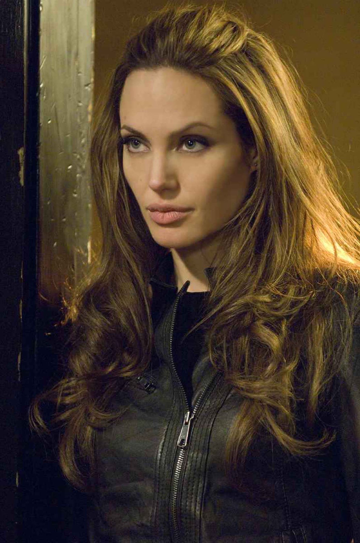 Анджелина Джоли.