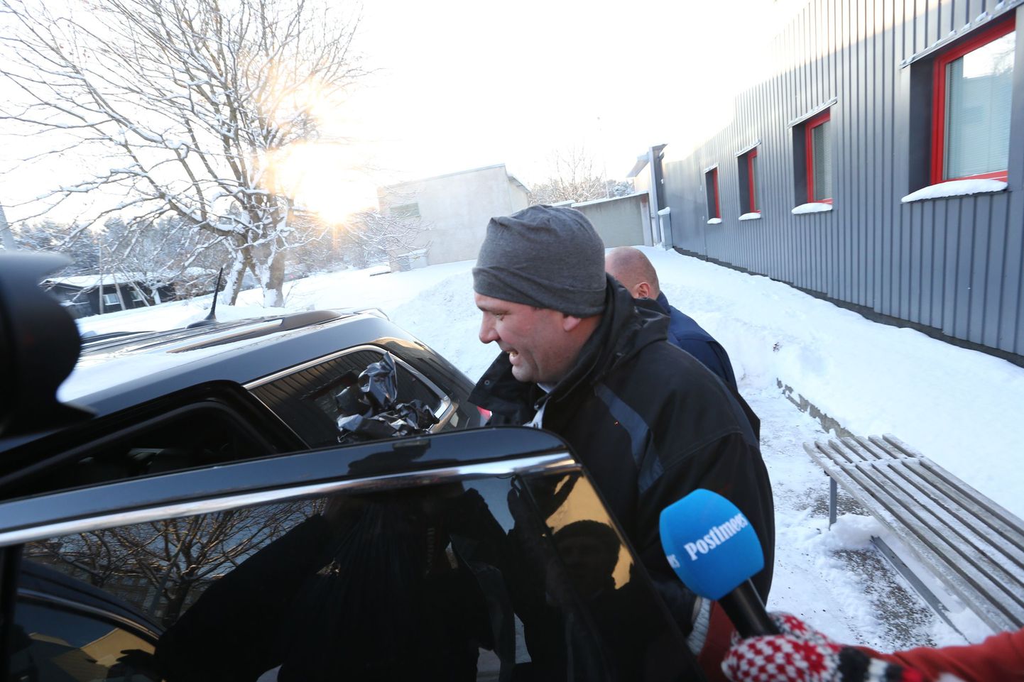 Tallinna Sadama eksjuht Allan Kiil pääsemas arestimajast vabadusse.