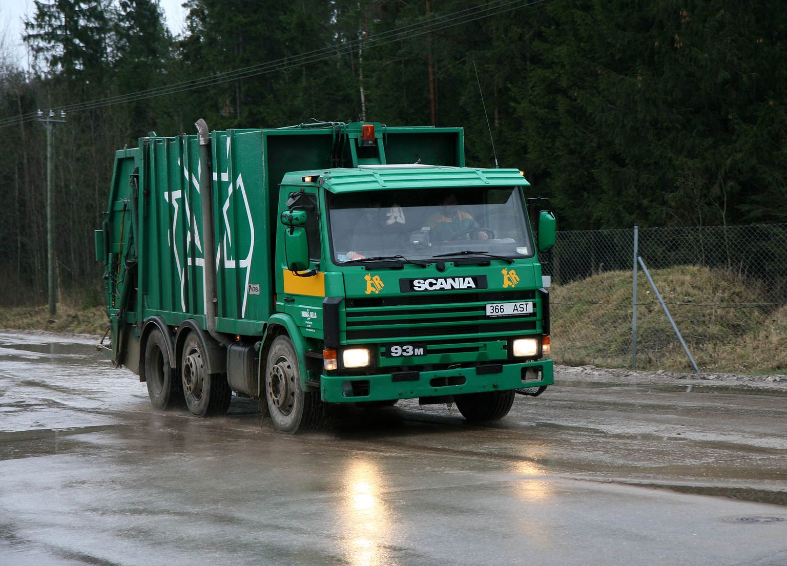"Ragn-Sells" продолжит вывозить мусор в районе Вайвара по новым ценам.