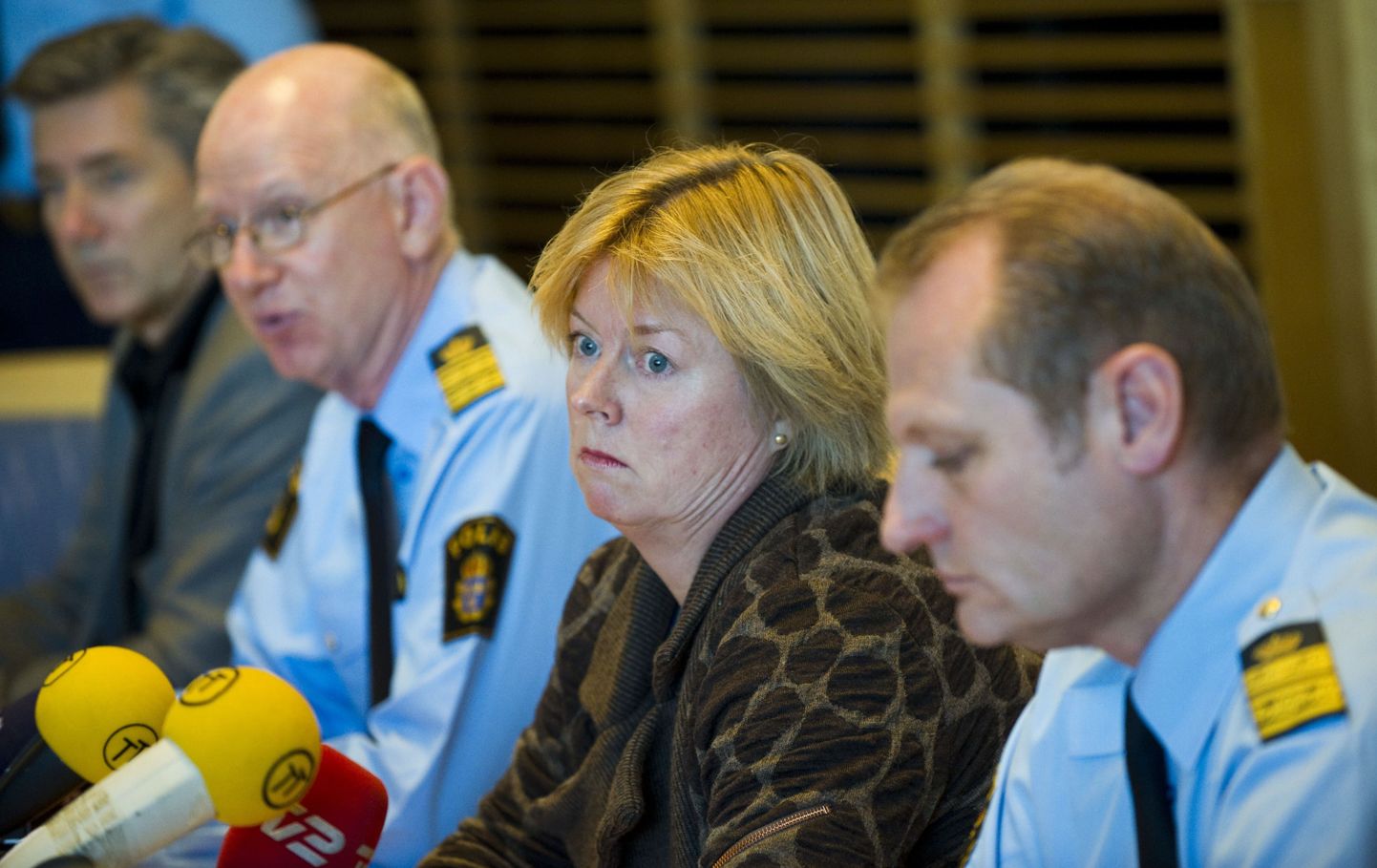 Keskel peaprokurör Solveig Wollstad ja paremal uurija Börje Sjöholm.