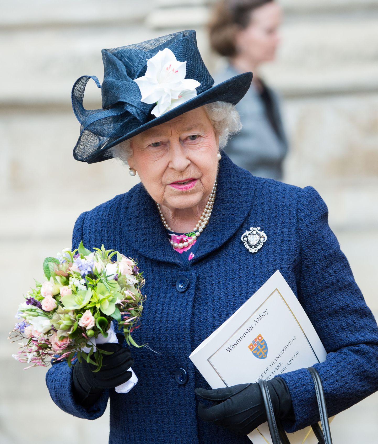 Kuninganna Elizabeth II osales Teises maailmasõjas saavutatud võidu 70. aastapäeva ürituste viimasel päeval Londoni Westminster Abbey's tänujumalateenistusel.