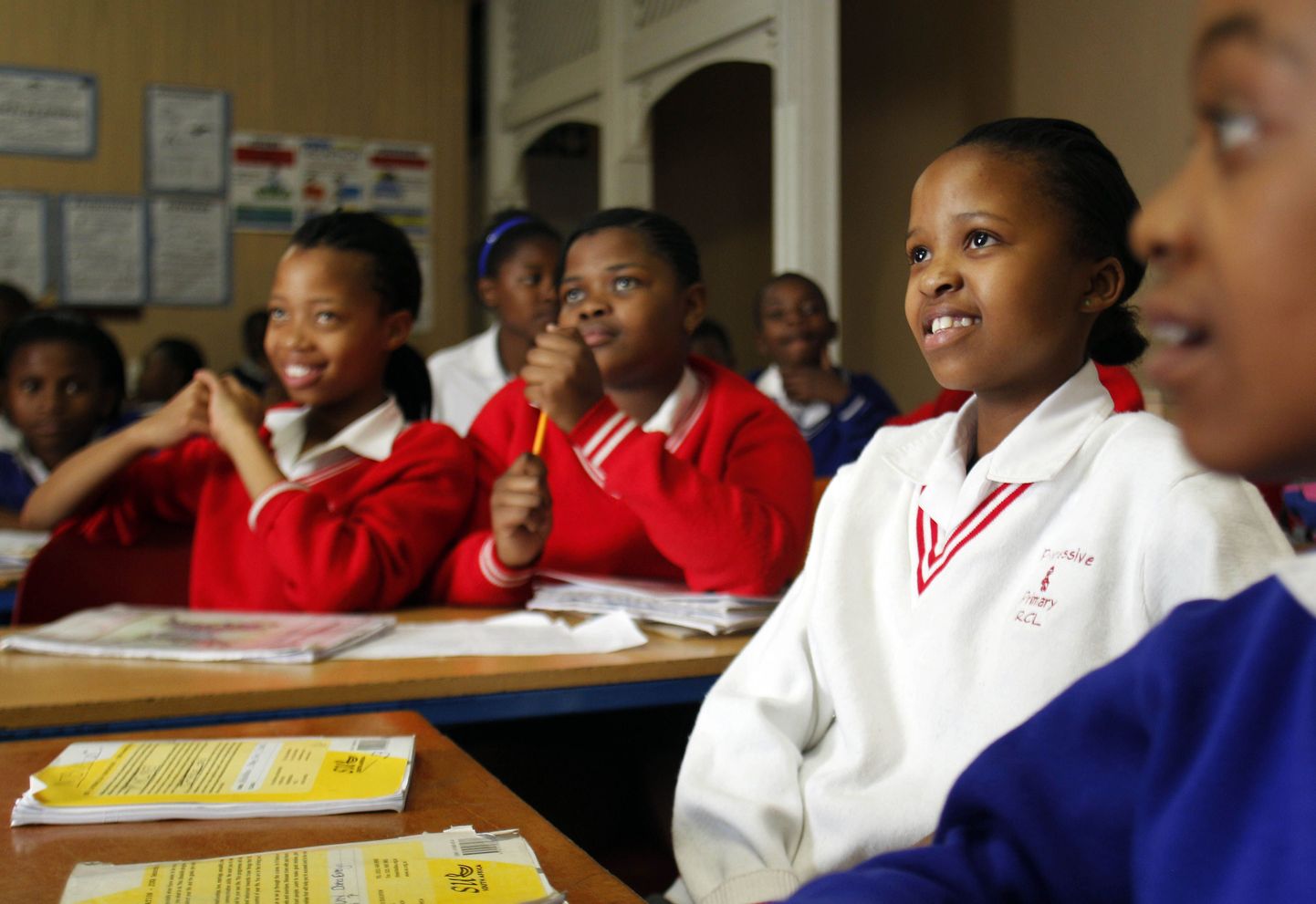 Lõuna-Aafrika koolilapsed tunnis.