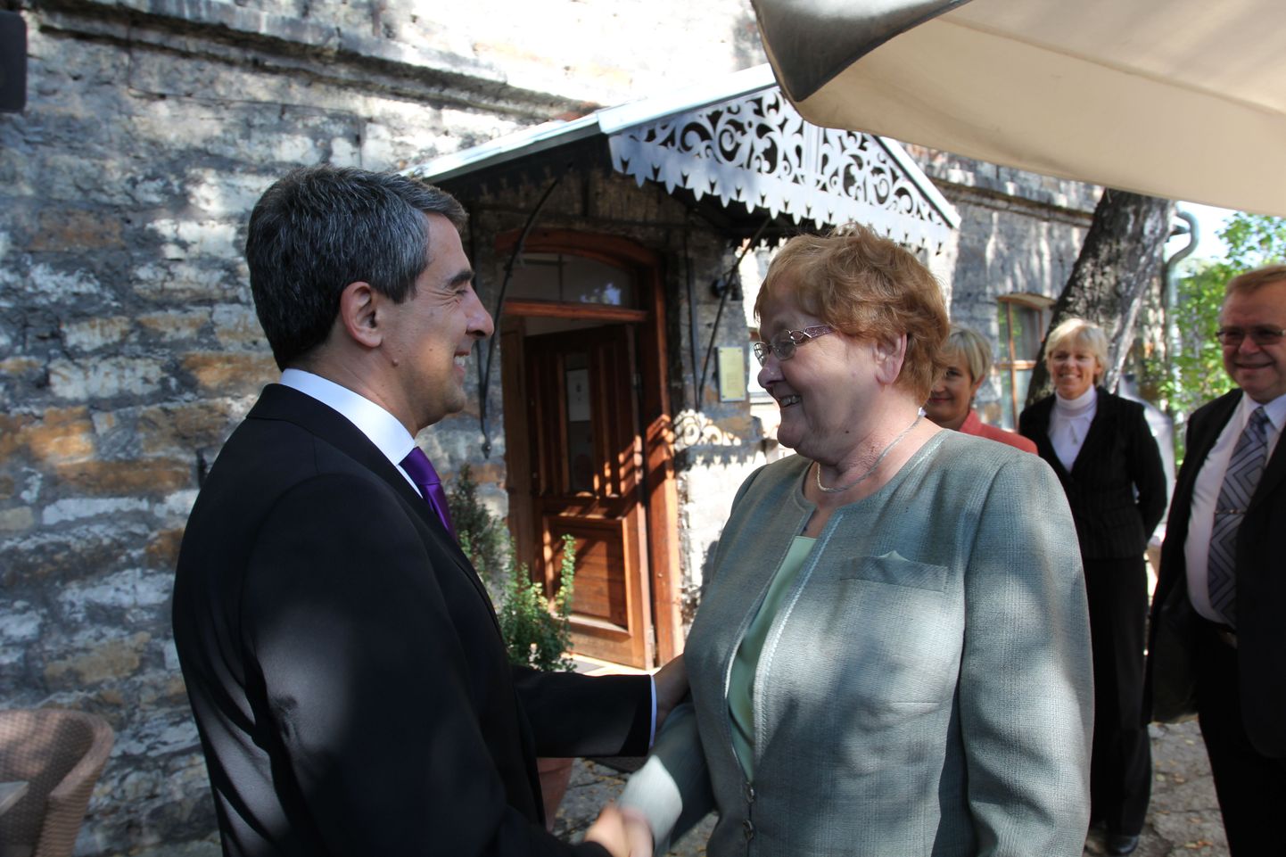 Riigikogu esimees Ene Ergma kutsus tänasel kohtumisel Bulgaaria presidendi Rosen Plevnelieviga.