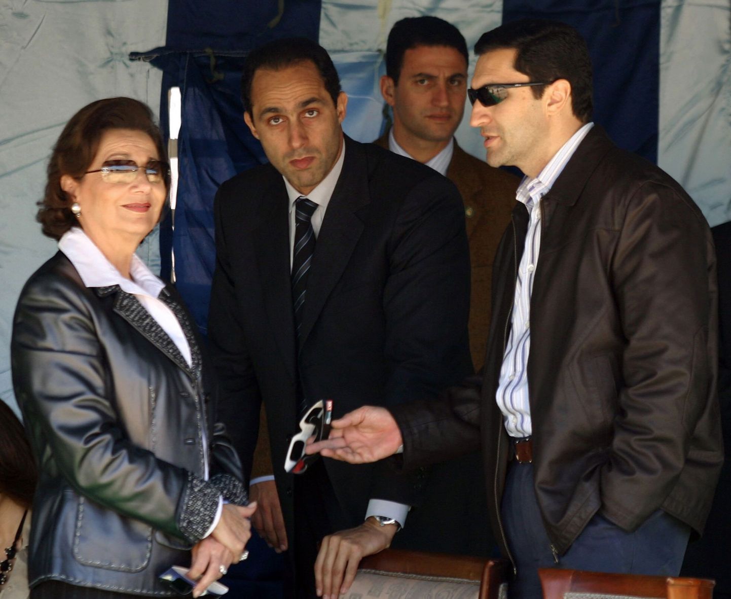 Suzanne Mubarak koos poegade Gamali ja Alaaga (paremal).