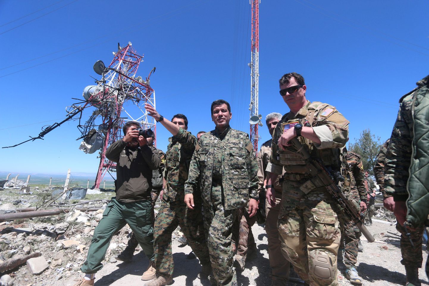 USA komandör YPG võitlejate keskel Malikiyas Süürias.