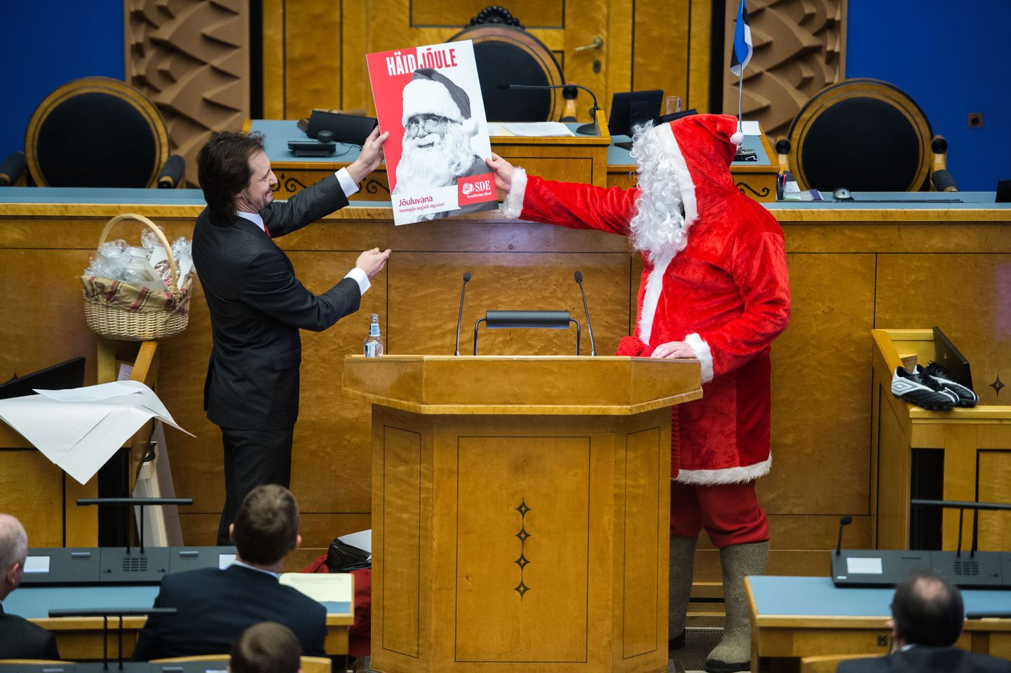 Sotsiaaldemokraadid on juba ammu kahtlustanud, et ka jõuluvana on sots.