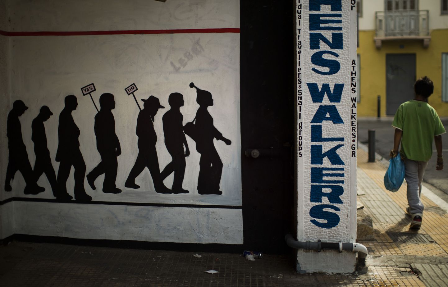 Граффити в Афинах: сказать "Да" или "Нет" плану кредиторов?