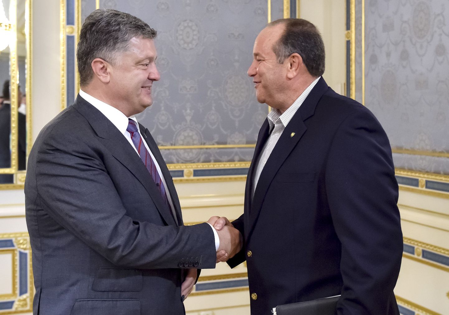 Ukraina president Petro Porošenko ja USA vägede juht Euroopas kindral Philip M. Breedlove.