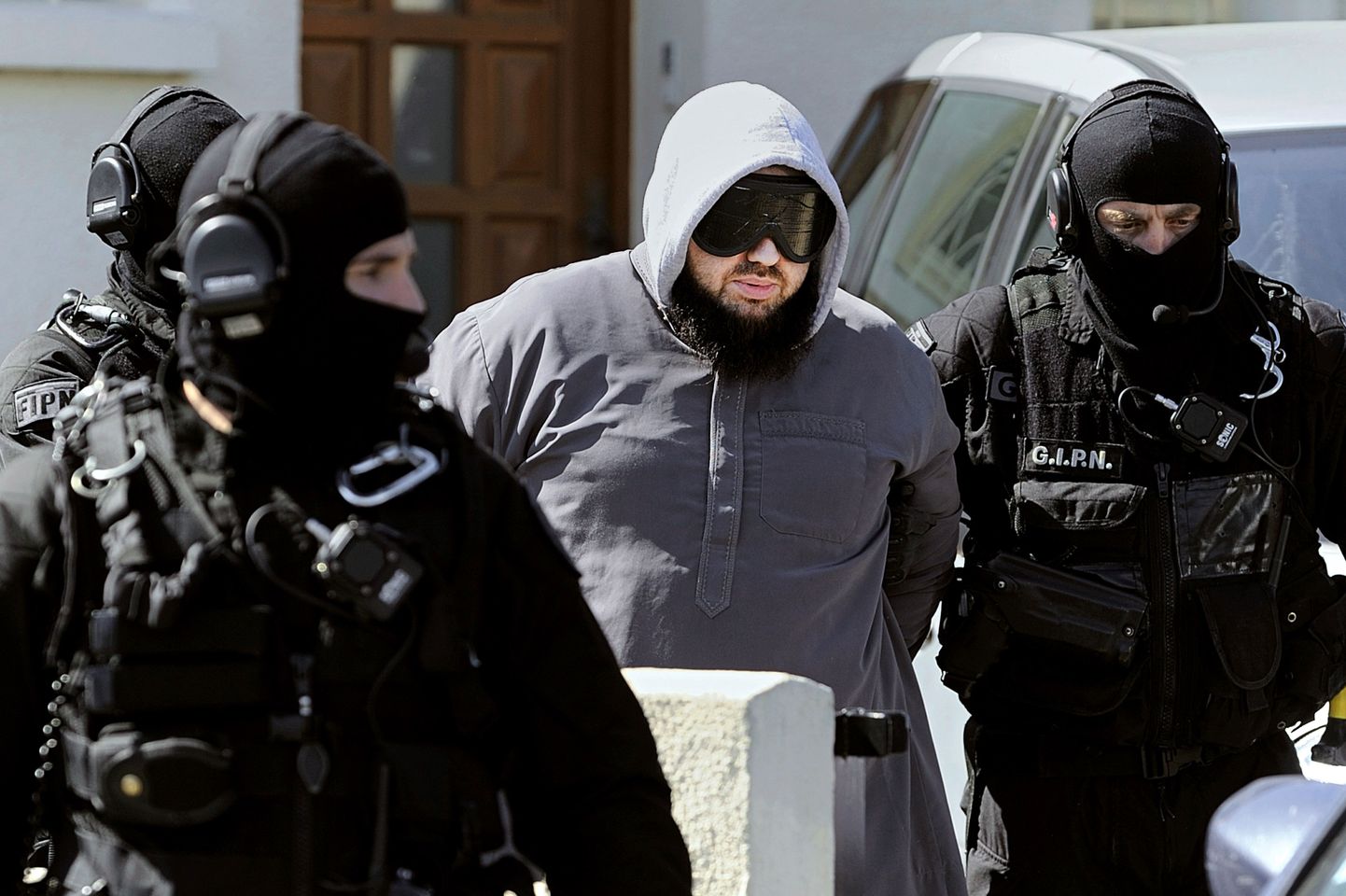 Prantsuse politsei eriüksuslased arreteerisid möödunud reedel teiste seas ka islamistliku rühmituse Forsane Alizza liidri Mohamed Achamlane'i.