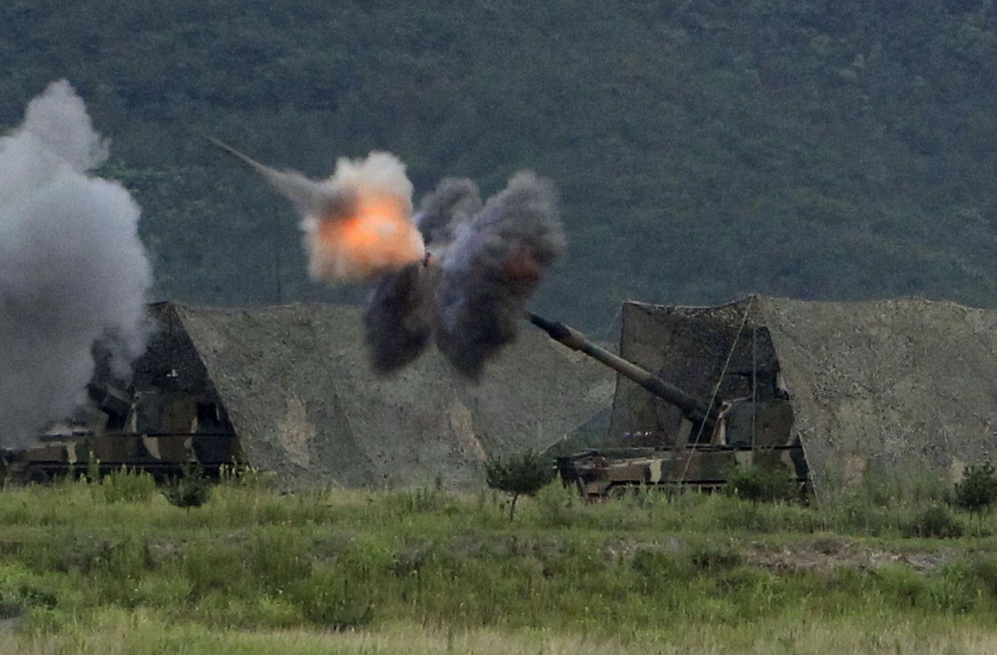 Lõuna-Korea liikursuurtükid K9 Thunder (Kõu).