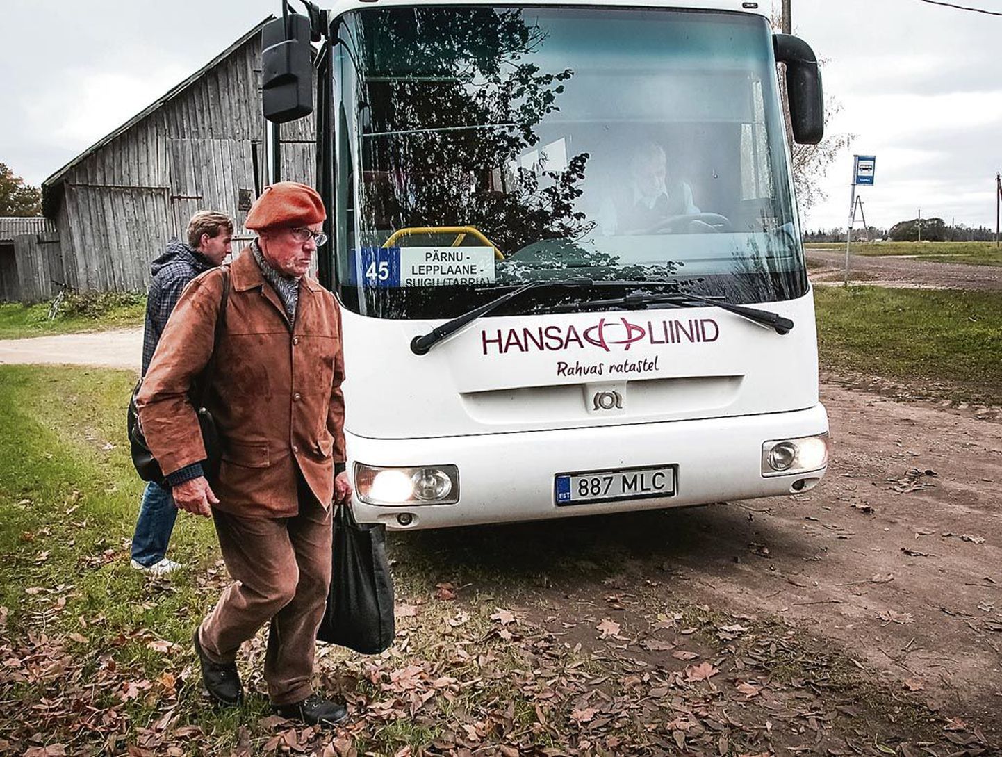 Tabria peatusest tuli eile lõuna ajal üks sõitja bussile ja väljus kaks, AS Hansa Bussiliinide bussijuht Lembit Pais kiitis praegust süsteemi.
