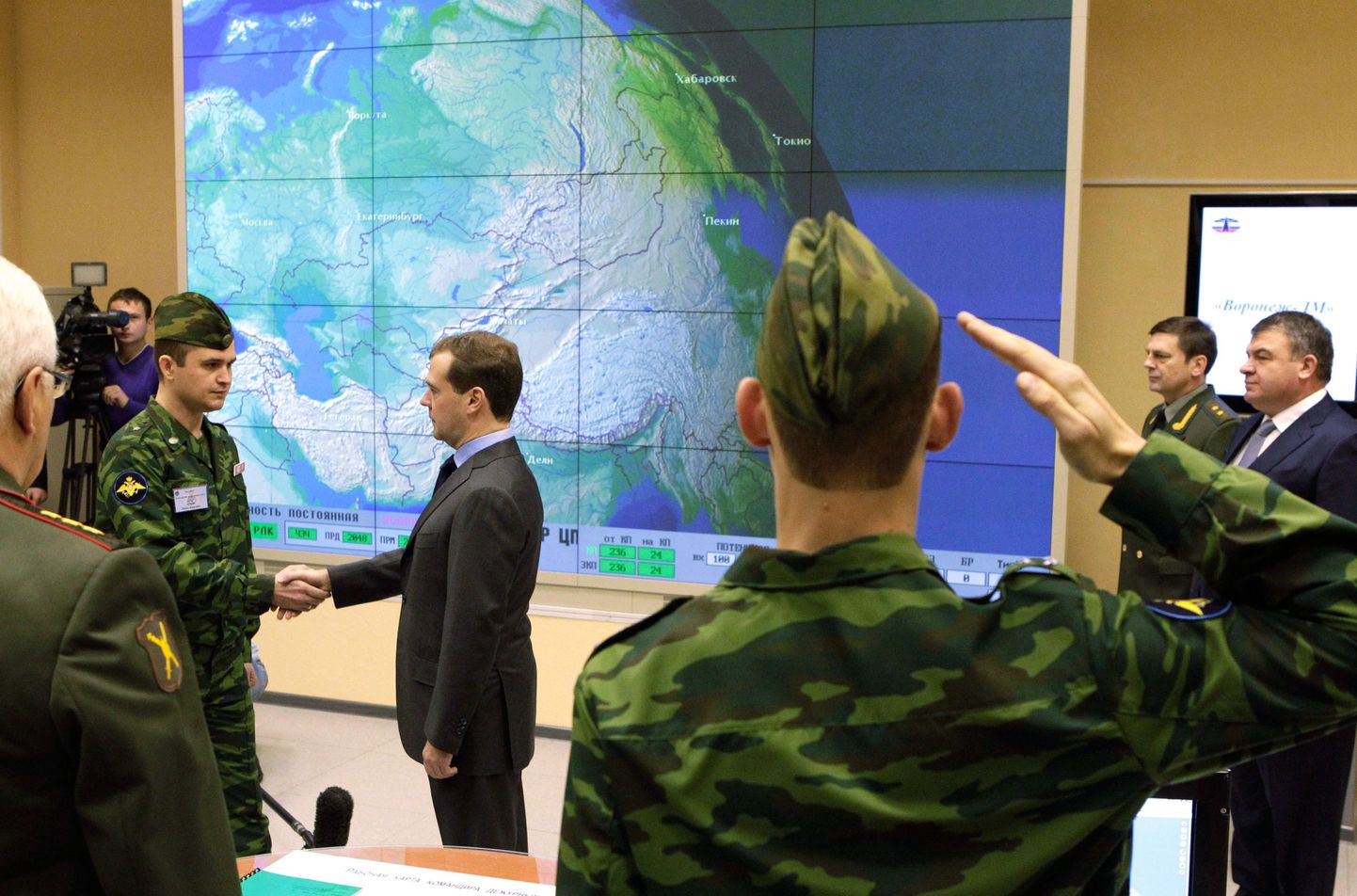 Vene president Dmitri Medvedev külastas täna Kaliningradi oblastis uut sõjaväe radarijaama.