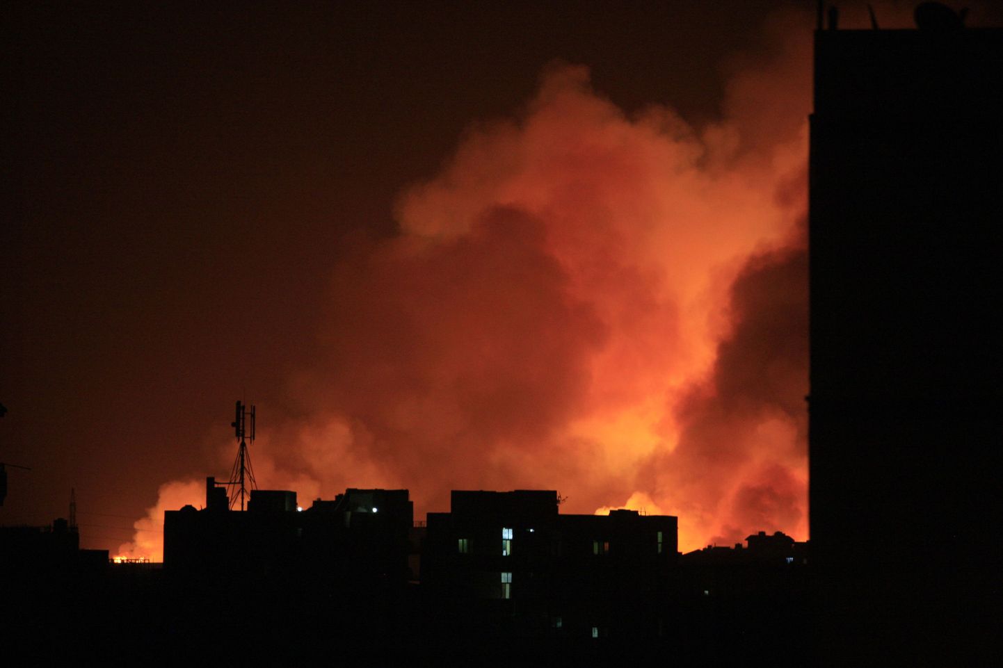 Põleng Yarmouki sõjatehases.