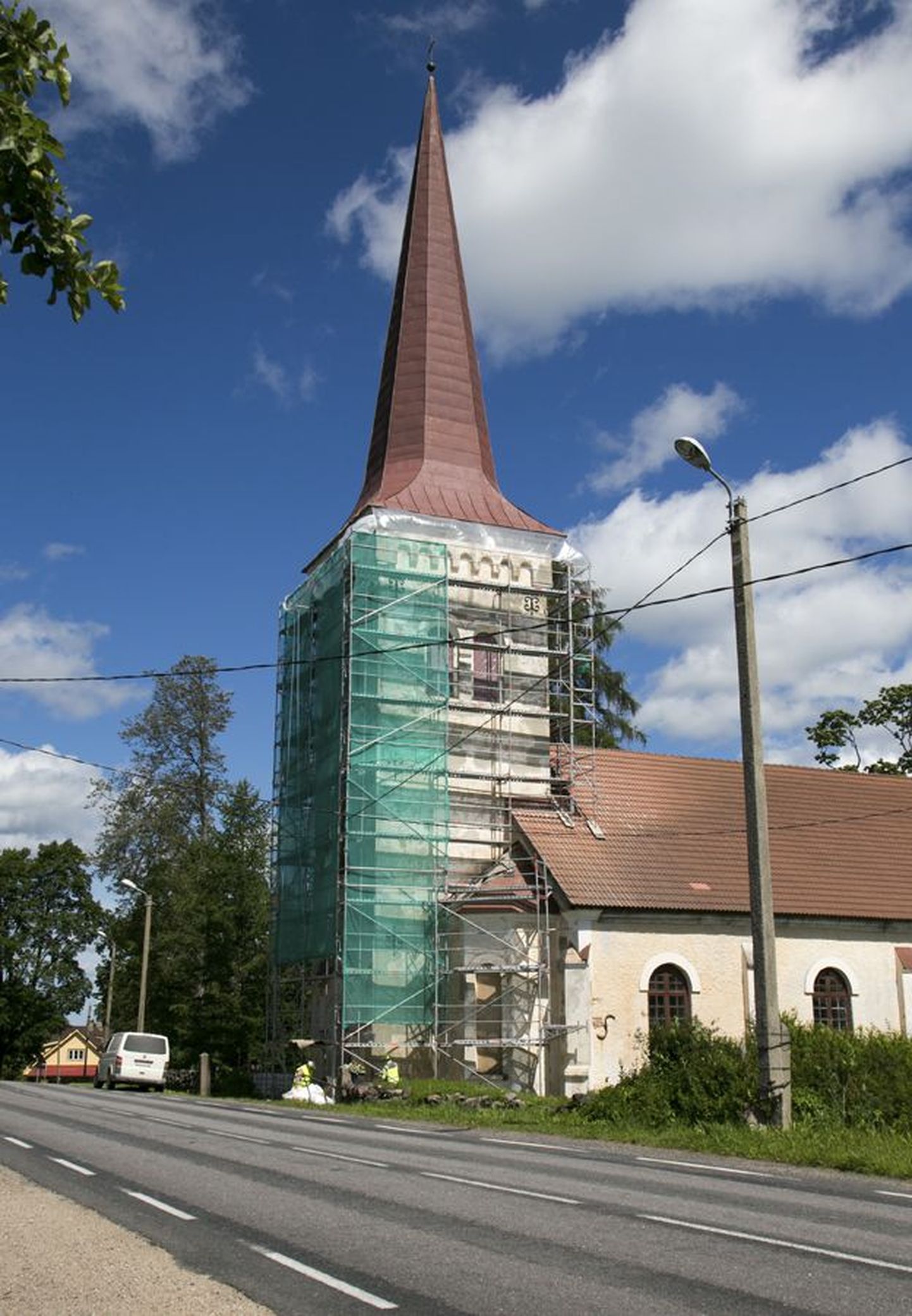 Kõpu kiriku välisfassaadi remont on lõpusirgel.