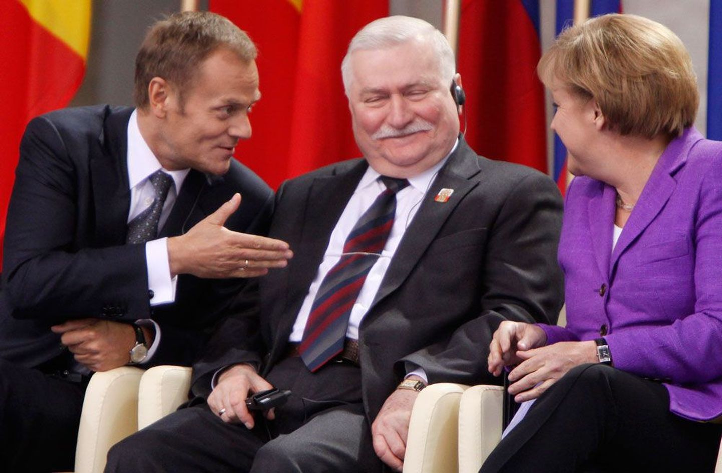 Poola peaminister Donald Tusk (vasakult), ekspresident Lech Walesa ja Saksamaa kantsler Angela Merkel eile Krakówis.