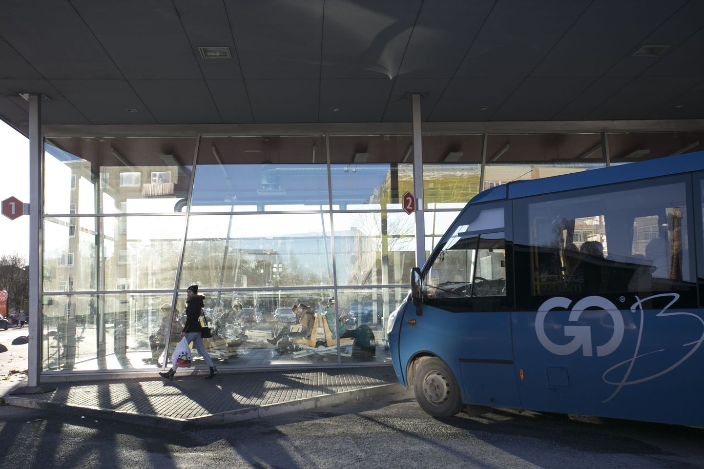 Rakverest saab nüüd ka pühapäeviti Mustveesse ja sealt edasi Tartusse. Pildil Rakvere bussijaam.