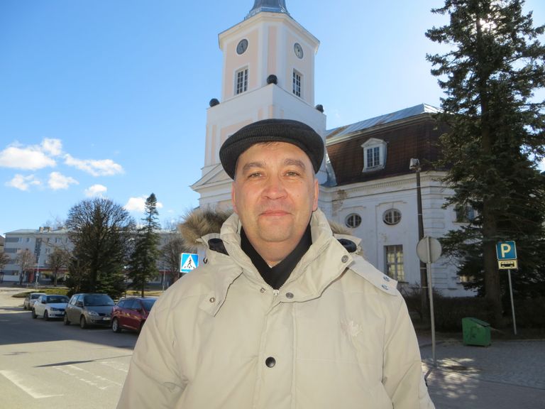 Jüri Goltsov töötab Valga Jaani kirikus organistina 1993. aastast.