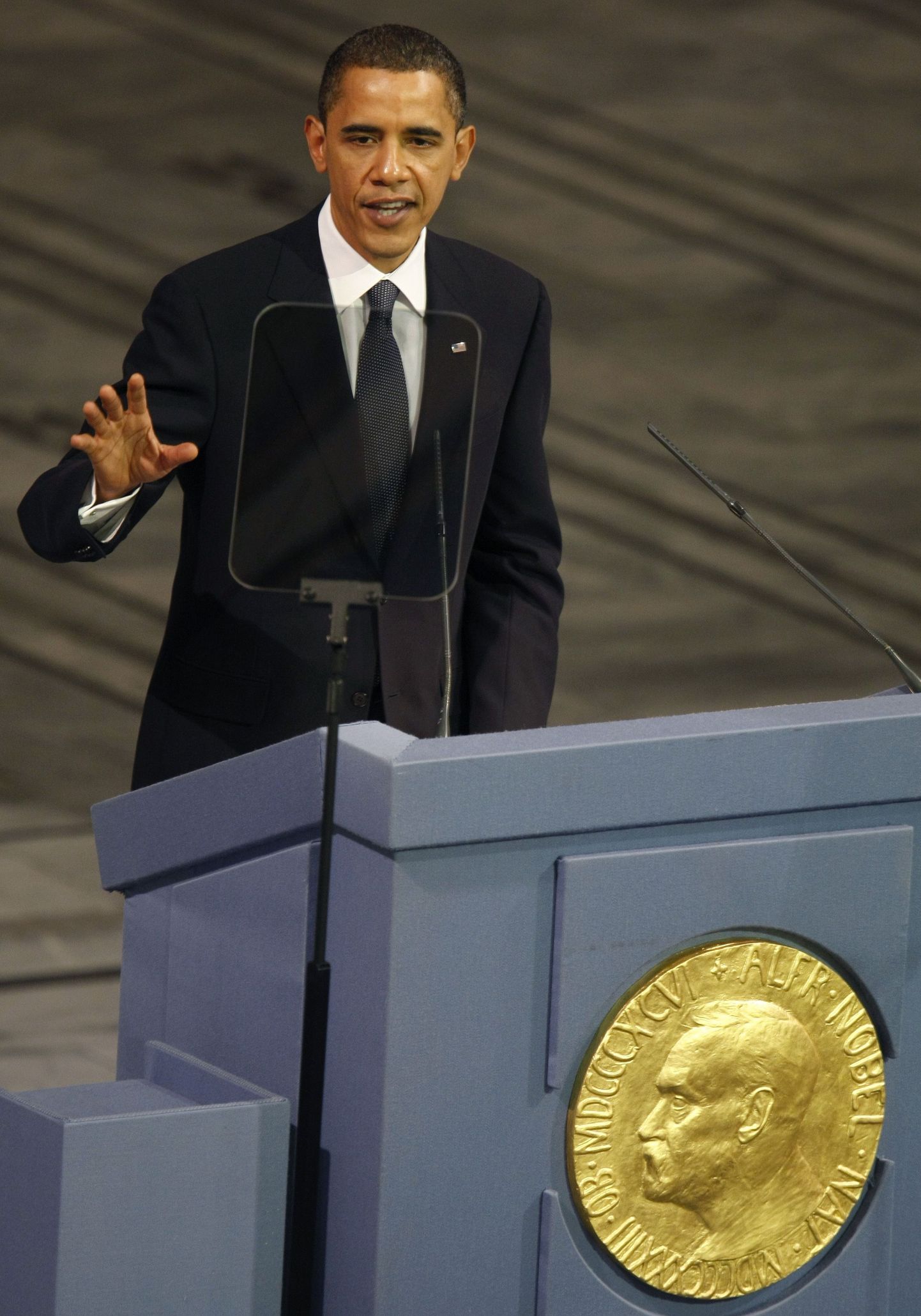 Barack Obama Oslo raekojas.