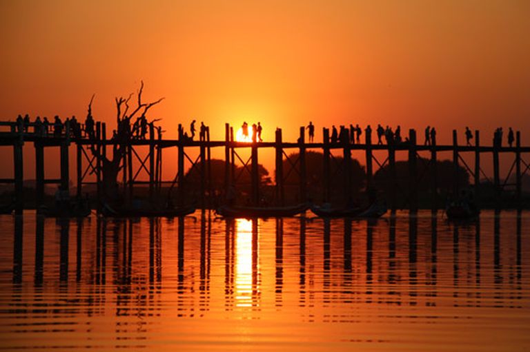 Mjanmā Zanda izbaudīja vienus no skaistākajiem saulrietiem savā dzīvē 