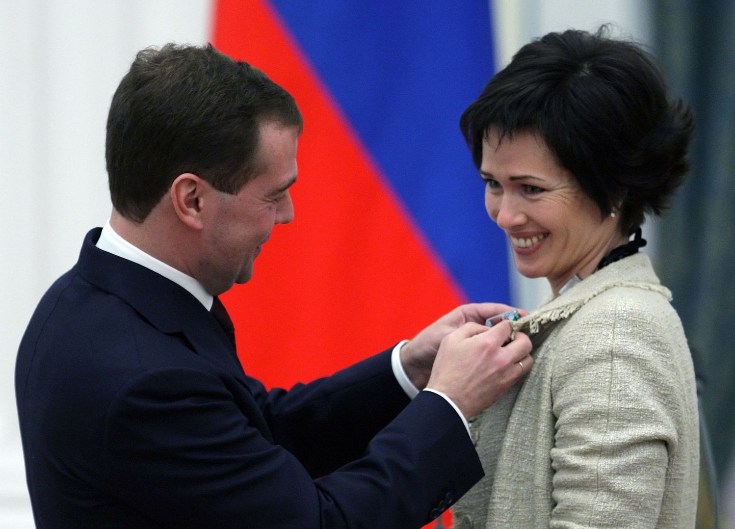 Toonane Venemaa president Dmitri Medvedev andis 2010. aastal Olga Medvedtsevale sõpruse ordeni.