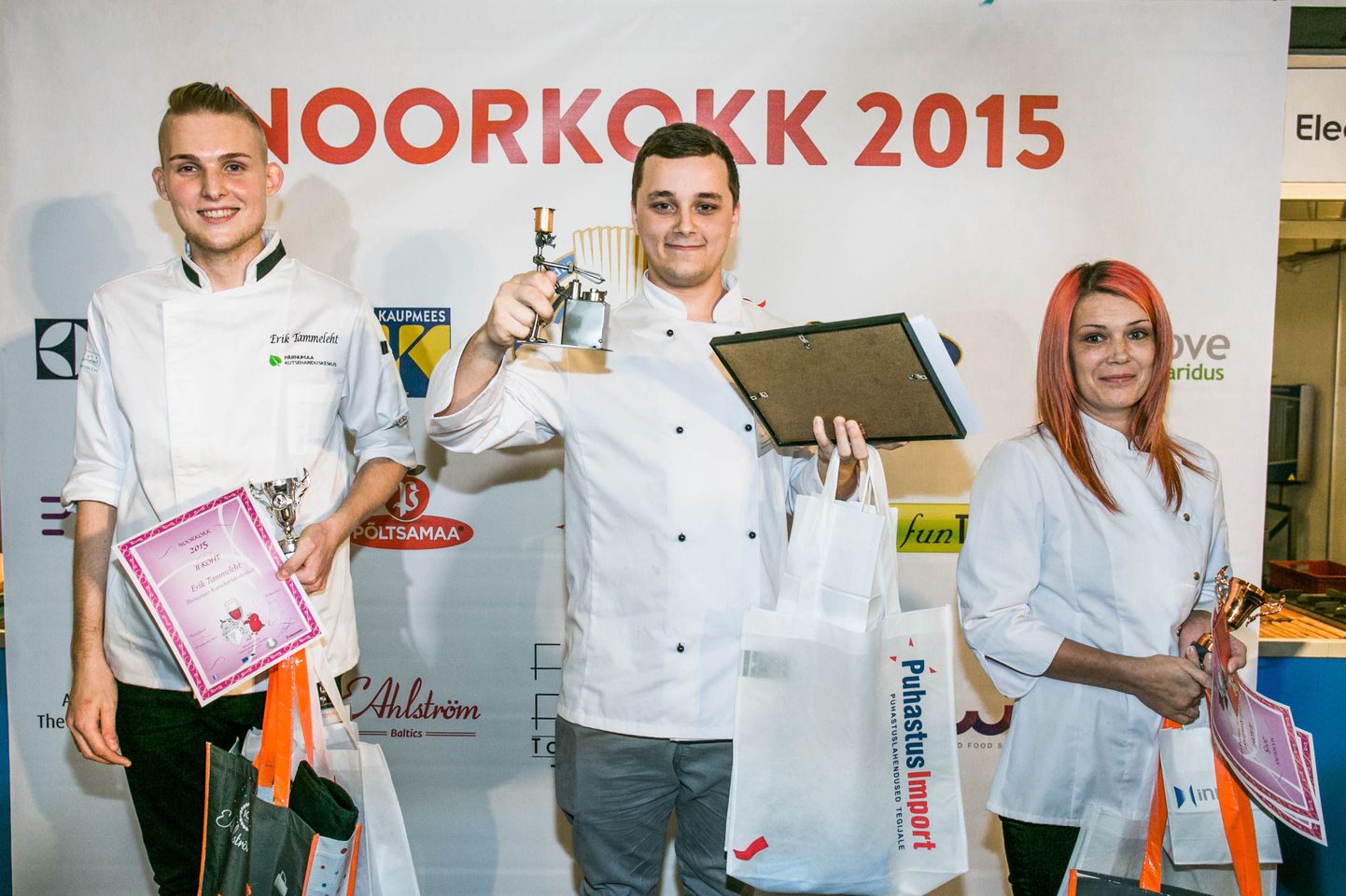 Noorkokk 2015 võistluse parimad (vasakult) Erik Tammeleht, Taavi Tali ja Reili Randmaa.