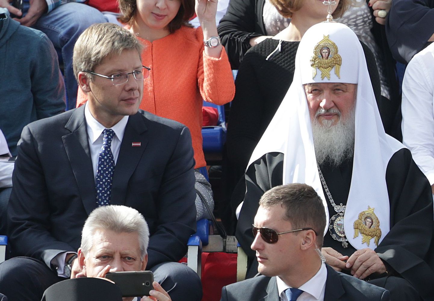 Moskva ja kogu Venemaa patriarh Kirill koos Riia linnapea Nils Ušakovsiga 6. septembril Punasel väljakul Moskva päöeva tähistamisel.