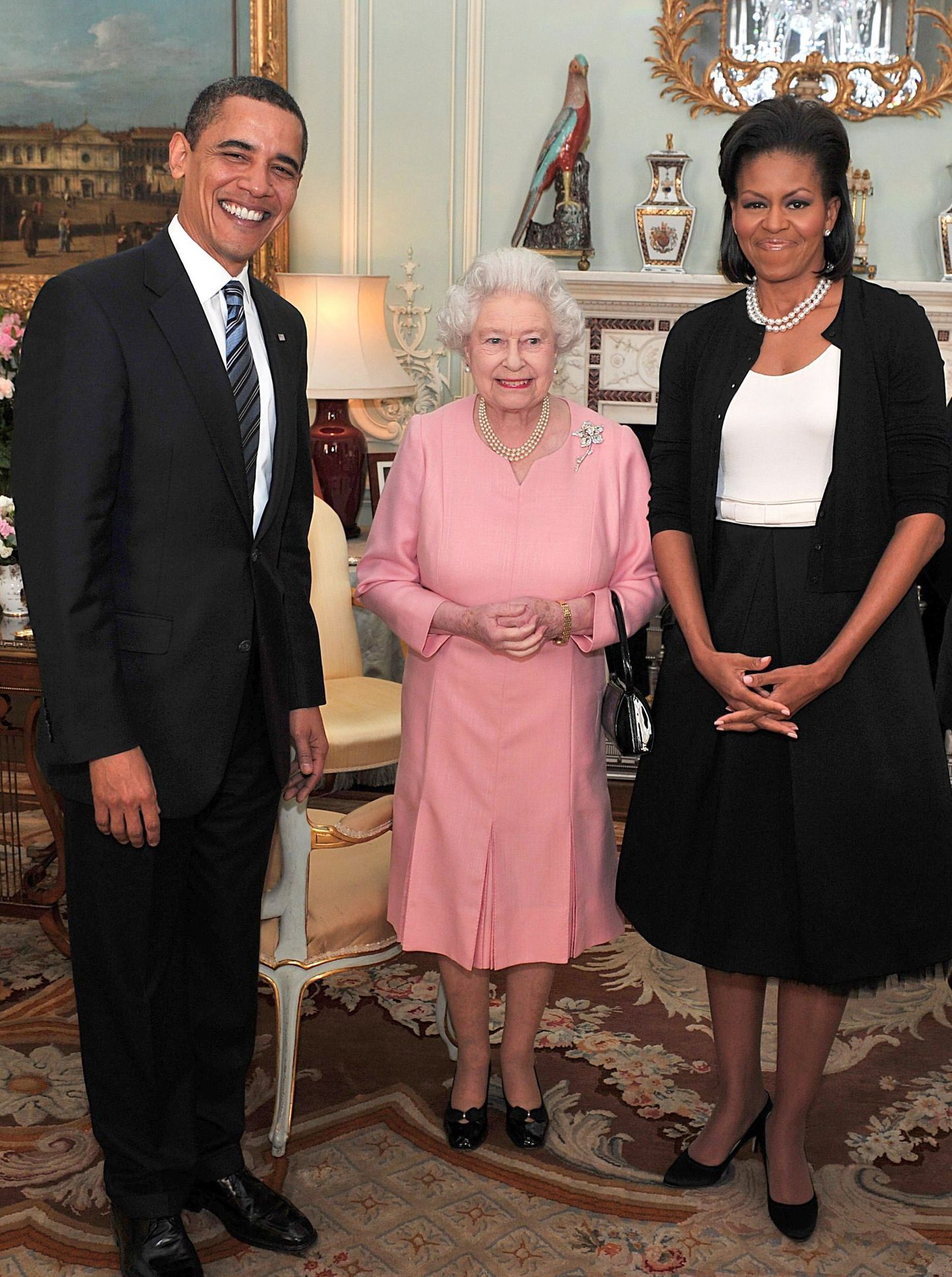 Barack Obama, Elizabeth II ja Michelle Obama