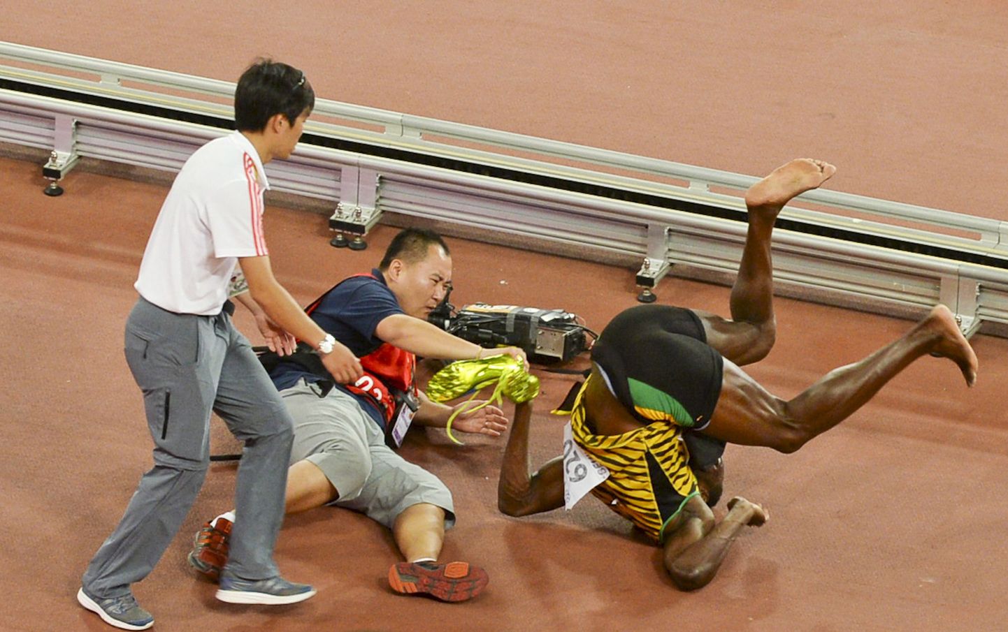 Usain Bolt, kes segwayga maha niideti.