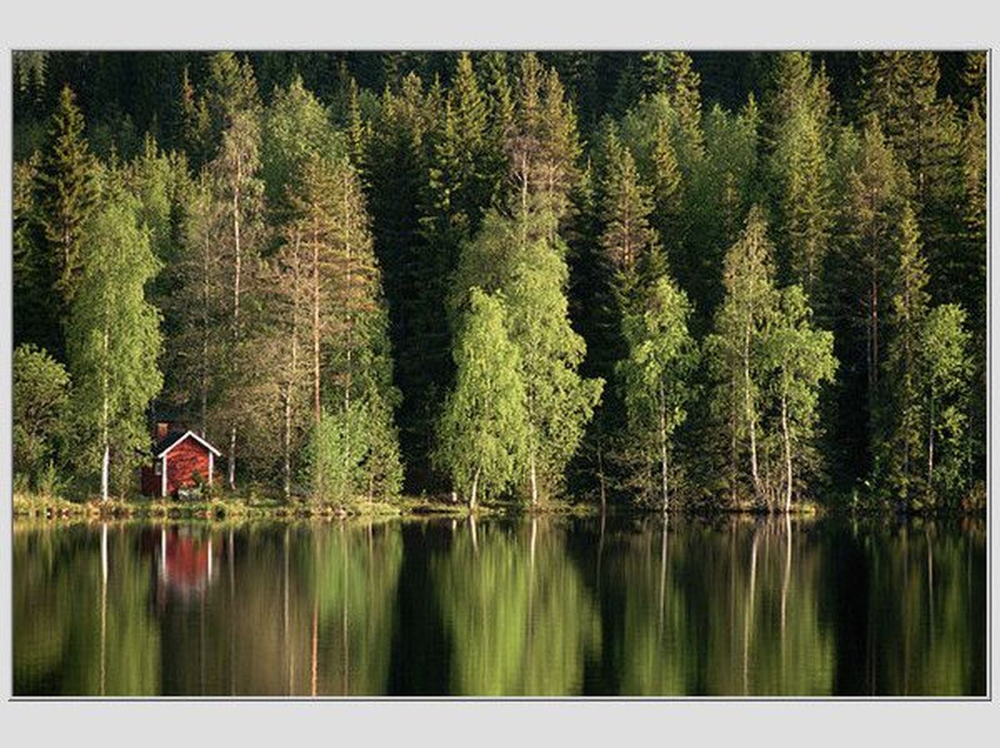 Saun järvel kaldal Soomes