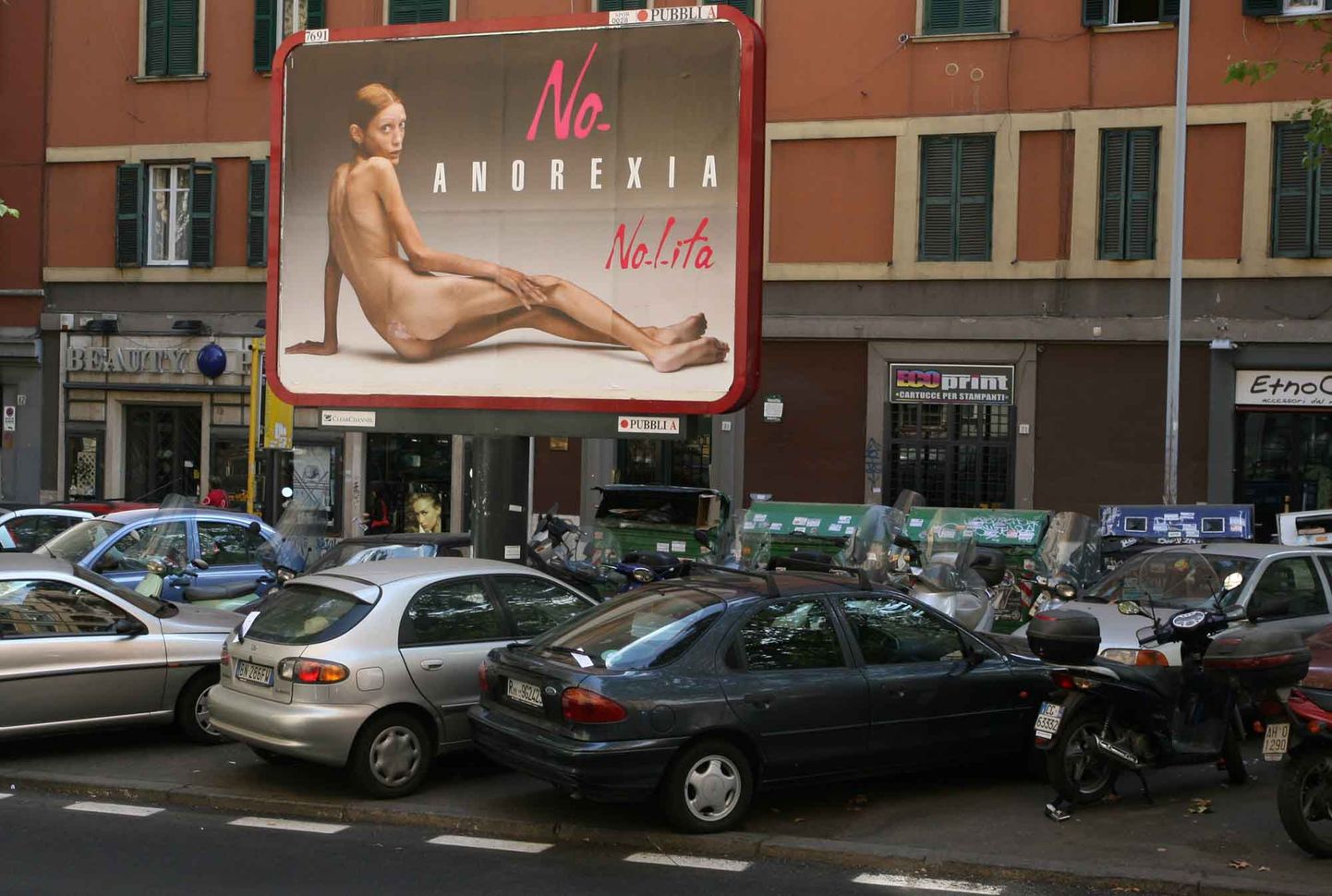 Оливеро Тоскани выбрал лицом бренда «Nolita» женщину-анорексика.Иллюстративный снимок.