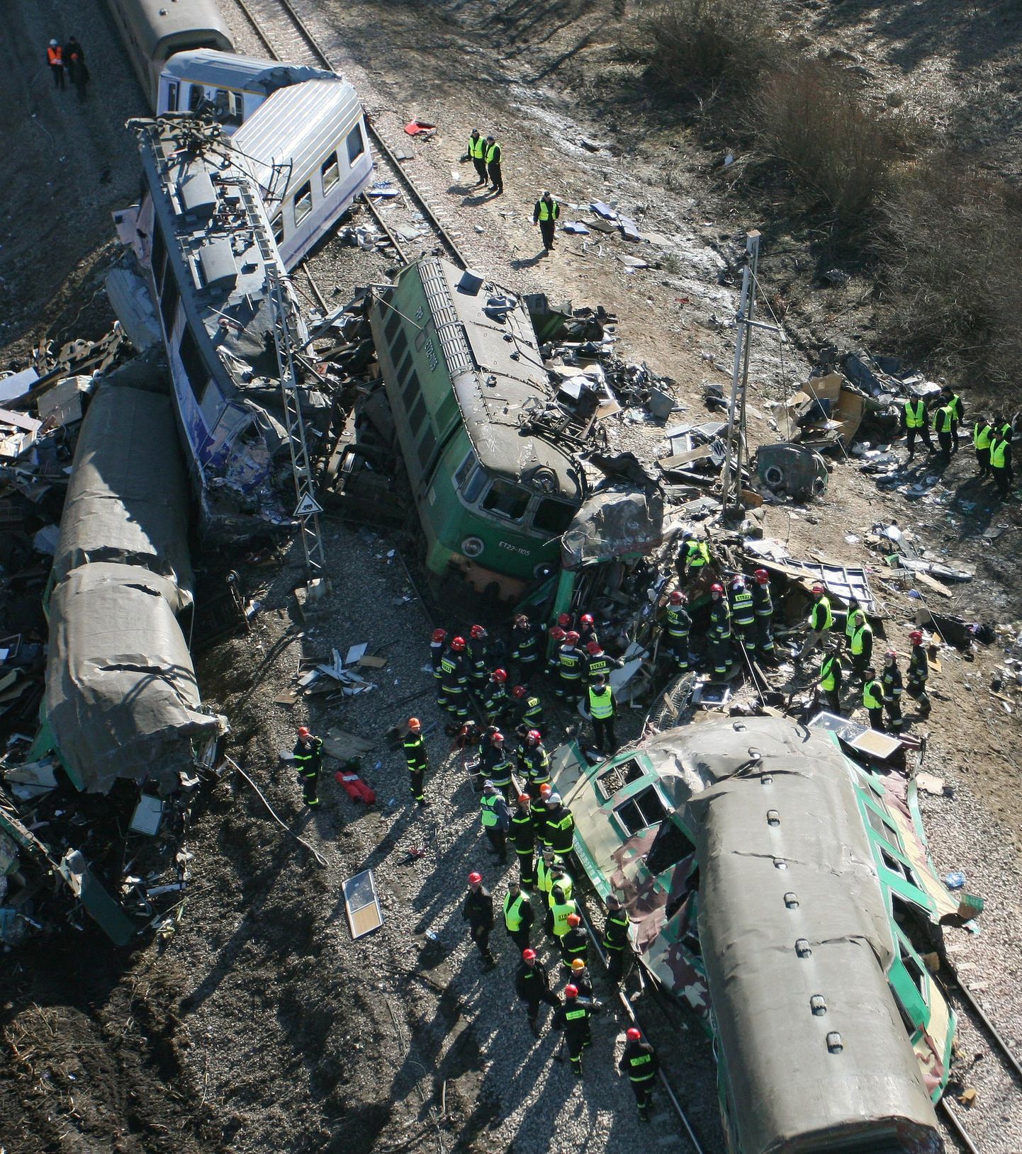 Rongiõnnetus Lõuna-Poolas Szczekociny lähistel.