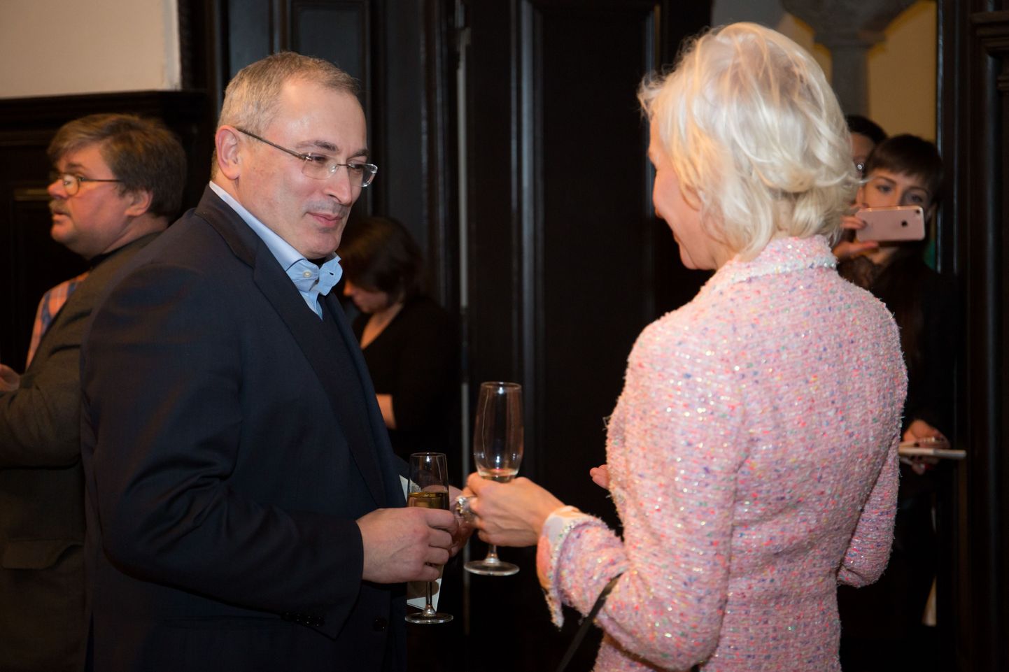 Михаил Ходорковский с Кристийной Оюланд в Таллинне.