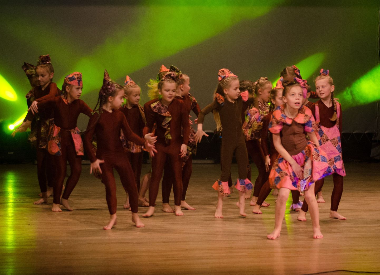 Tantsuga «Unustatud mänguasjad» astus rahva ette tantsutrupp Klaim, kes tõi konkursilt «Koolitants 2014» koju laureaaditiitli.