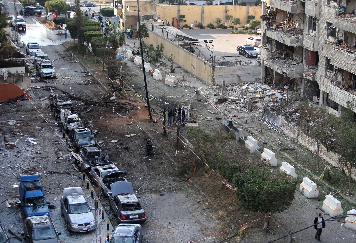 Beirutis Iraani saatkonna lähistel plahvatas 20. novembril kaks pommi. Foto on tehtud varsti pärast plahvatusi.