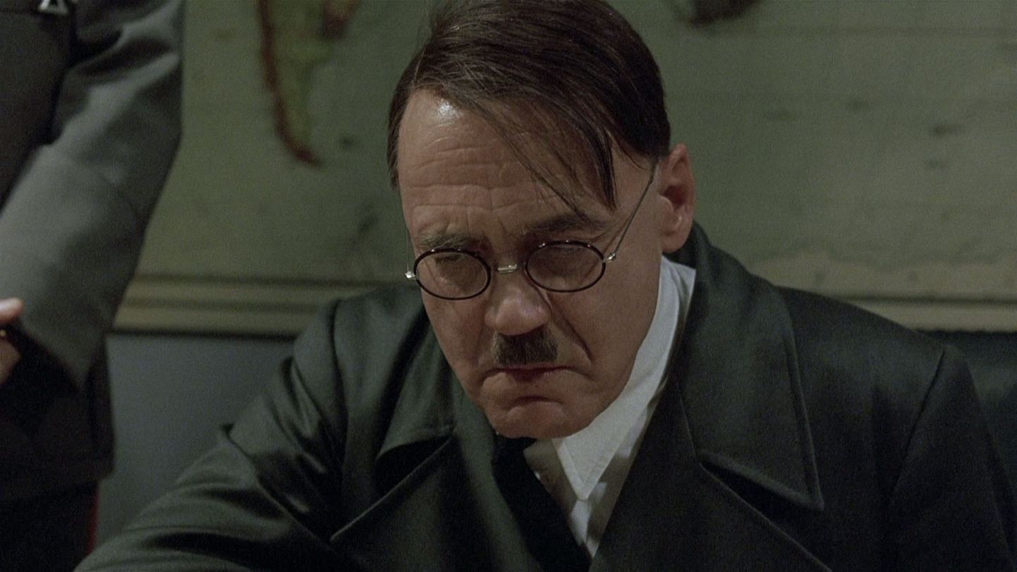 Кадр из фильма «Падение», посвященного последним дням жизни Гитлера. В роли фюрера – Бруно Ганц.
