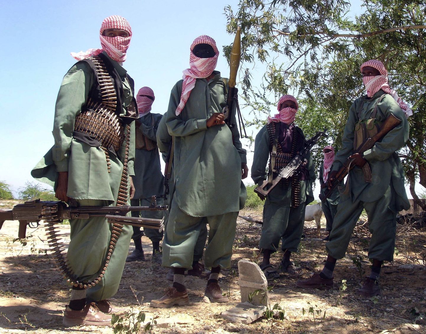 Somaalia äärmusrühmituse Al-Shabaab võitlejad õppustel.
