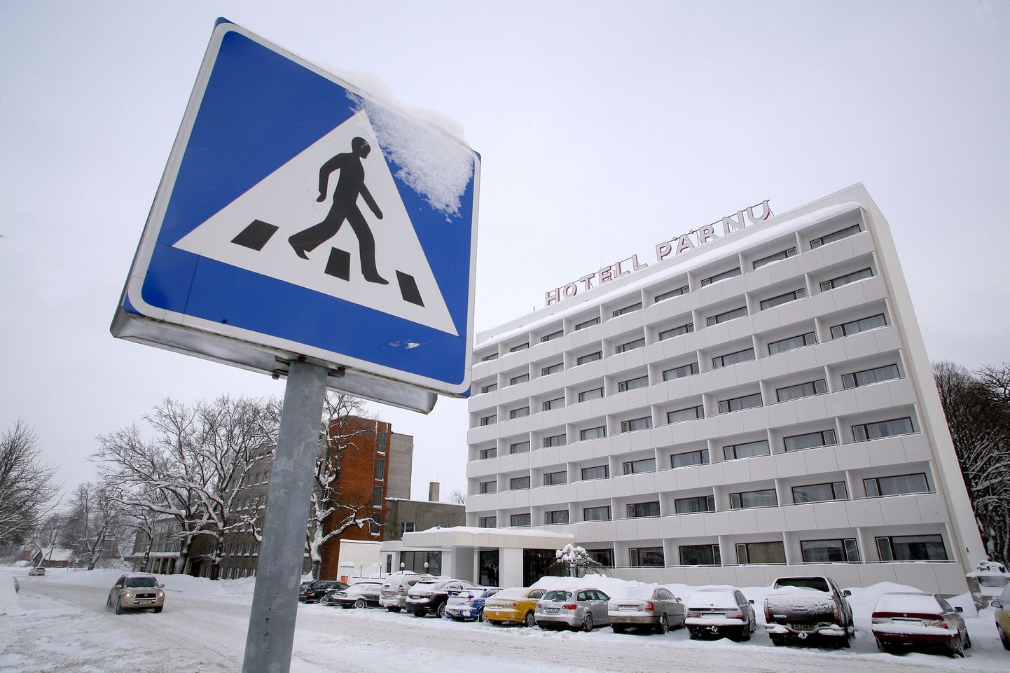 23. veebruaril on parkimine keelatud Aia tänaval Pärnu hotelli vastas.